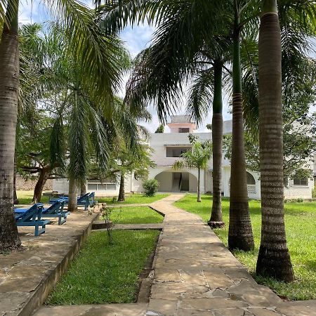 Royal Palms Apartment A4 Mombasa Exterior photo