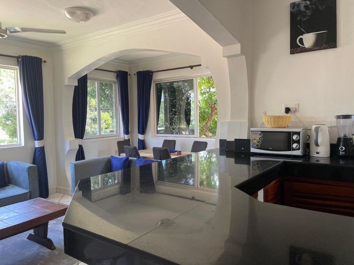 Royal Palms Apartment A4 Mombasa Exterior photo