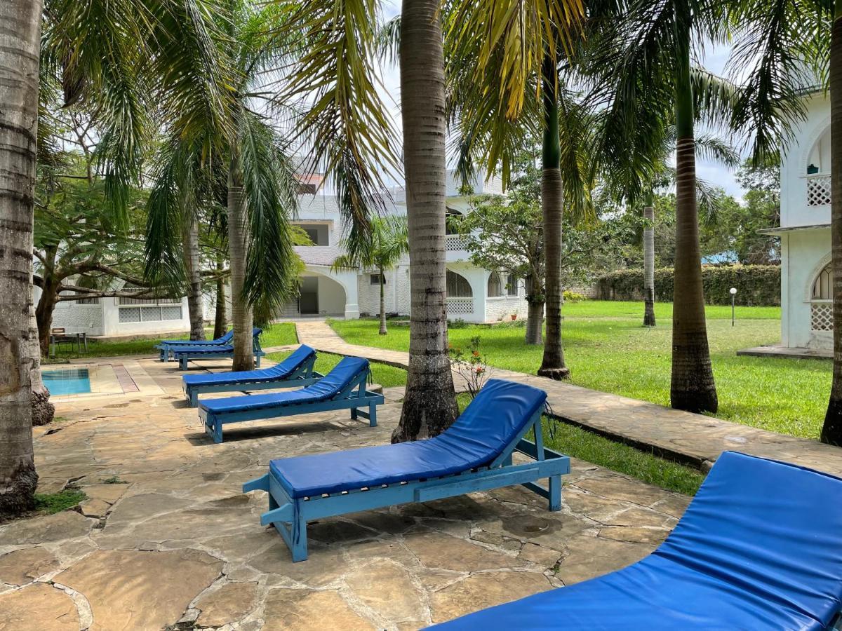 Royal Palms Apartment A4 Mombasa Exterior photo