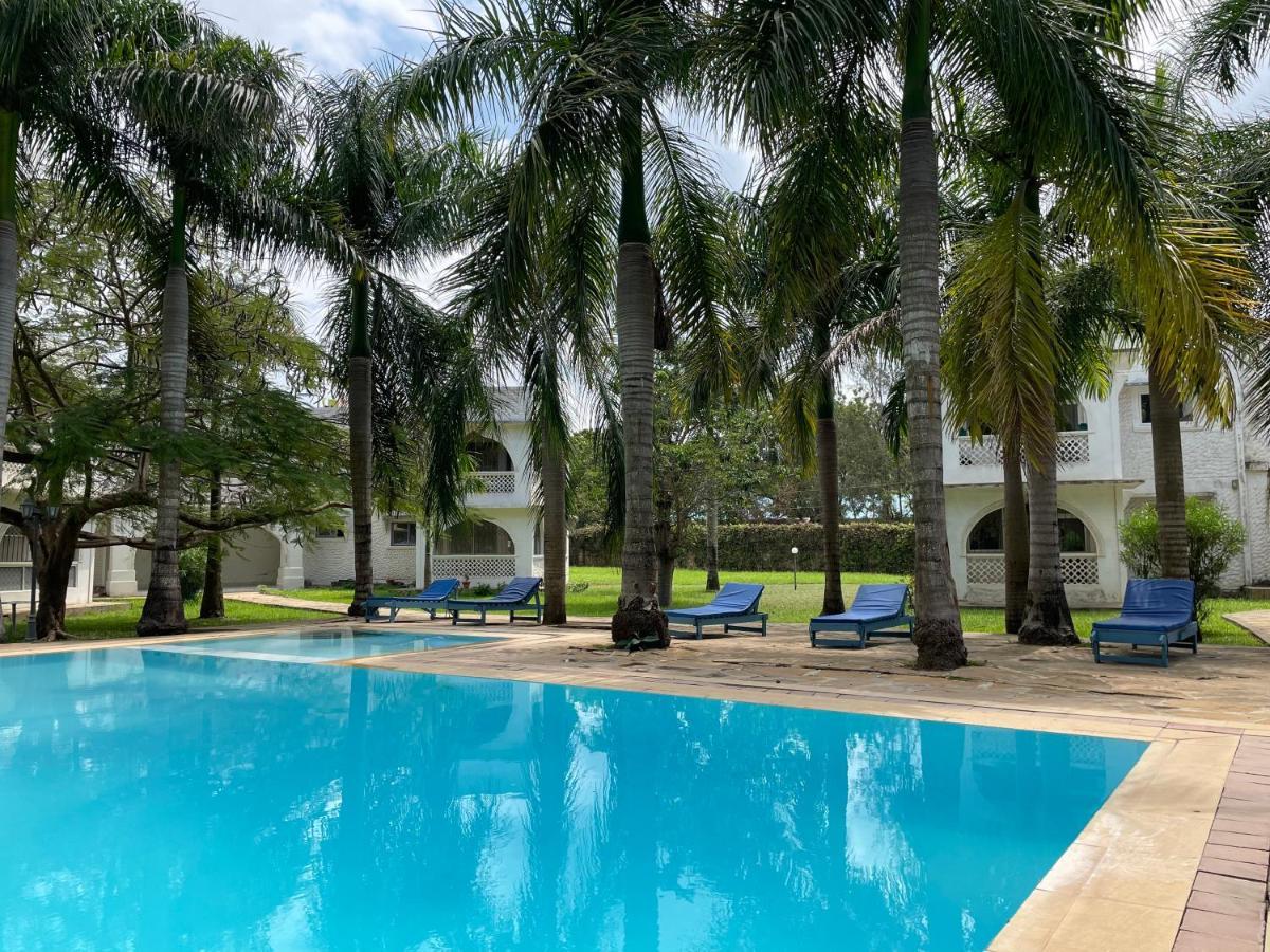 Royal Palms Apartment A4 Mombasa Exterior photo