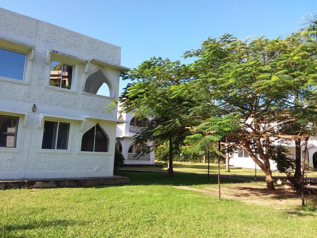 Royal Palms Apartment A4 Mombasa Exterior photo